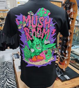 MUSHROOM Surfs Coming Tee Nero